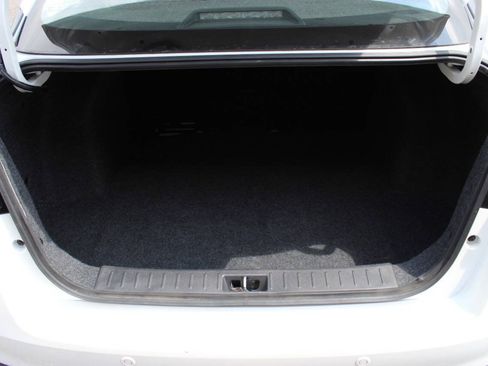 Used 2025 Nissan Versa SV FWD image 13