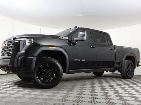 Used 2025 GMC Sierra 2500 AT4 w/ AT4 Premium Plus Package image 1