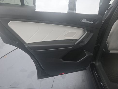 Used 2021 Volkswagen Tiguan SEL Premium R-Line image 16
