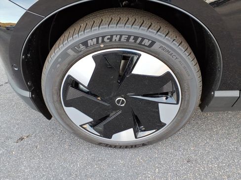 New 2025 Volvo EX30 Ultra w/ Protection Package Premier image 11