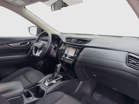 Used 2017 Nissan Rogue SV w/ SV Premium Package image 43