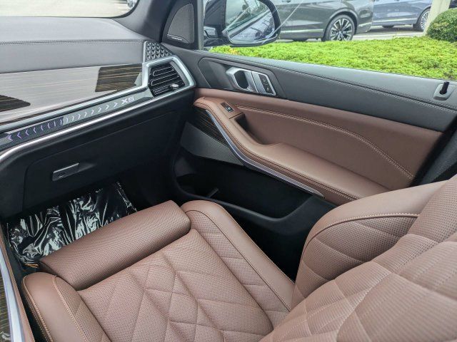 Used 2024 BMW X5 sDrive40i w/ M Sport Package RWD image 19