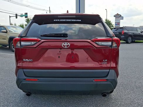 Used 2019 Toyota RAV4 LE AWD/4WD image 5