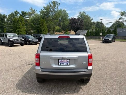 Used 2015 Jeep Patriot High Altitude AWD/4WD image 4