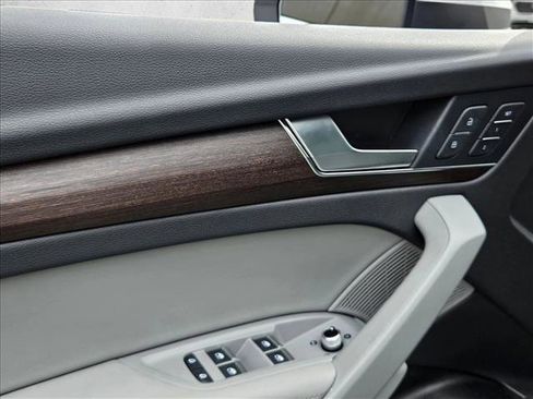 Used 2023 Audi Q5 2.0T Prestige w/ Prestige Package image 10