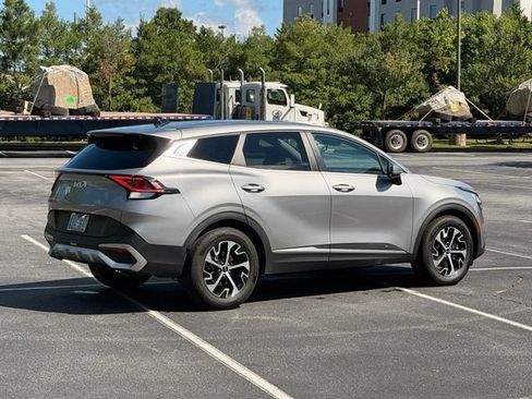 Used 2024 Kia Sportage EX FWD image 8