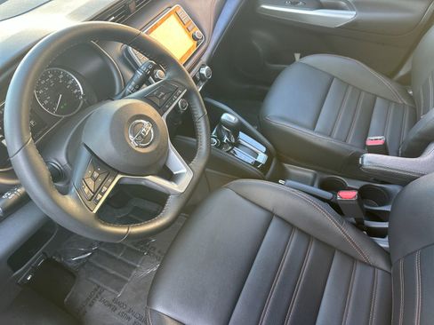 Used 2020 Nissan Kicks SR w/ SR Premium Package FWD image 10