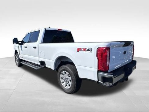 Used 2024 Ford F250 XLT w/ FX4 Off-Road Package AWD/4WD image 5