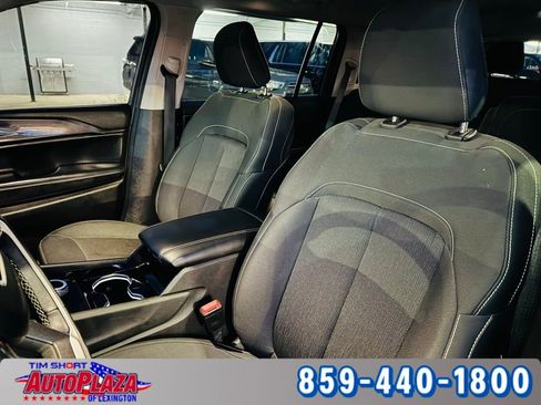 Used 2022 Jeep Grand Cherokee L Laredo w/ Luxury Tech Group I image 38