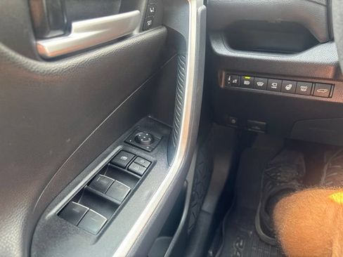 Used 2025 Toyota RAV4 XSE w/ Advanced Technology Package AWD/4WD image 9