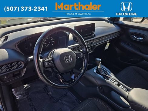 Used 2025 Honda HR-V Sport image 11