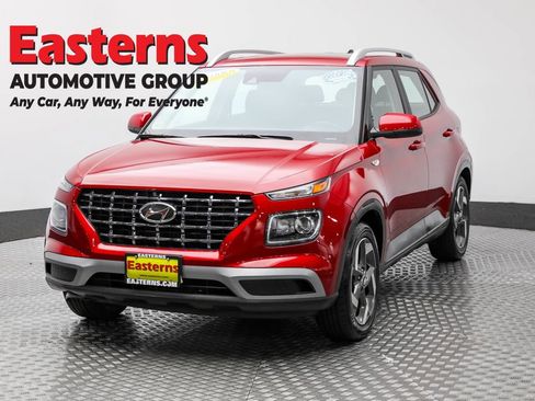 Used 2022 Hyundai Venue SEL image 1