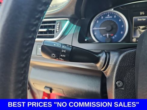 Used 2017 Toyota Camry XLE FWD image 24