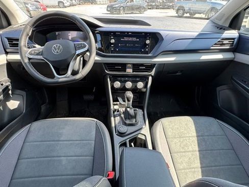 Certified 2023 Volkswagen Taos SE w/ Panoramic Sunroof Package image 14