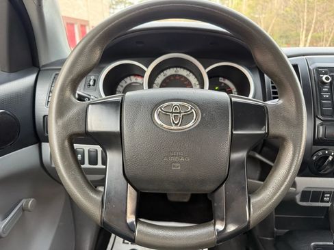 Used 2014 Toyota Tacoma 2WD Regular Cab image 19