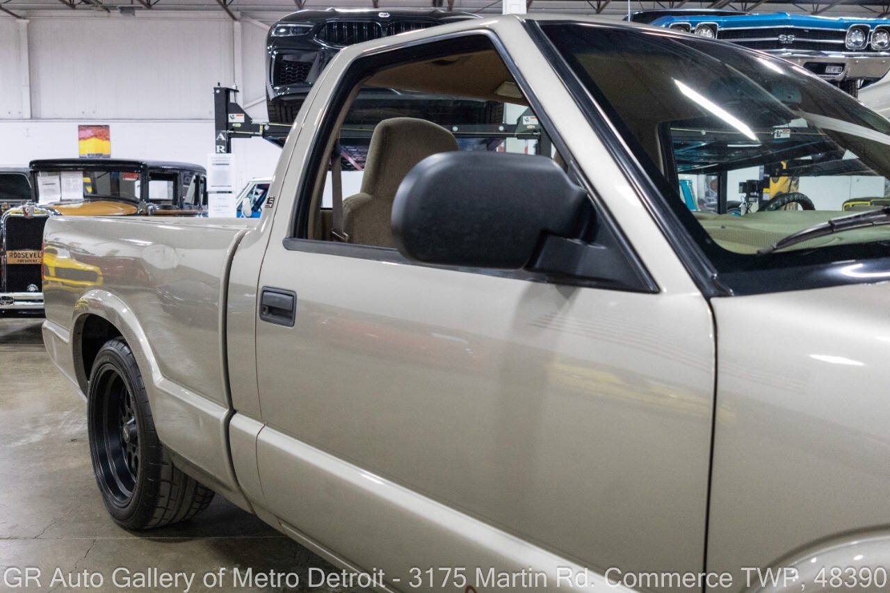 Used 1999 Chevrolet S10 Pickup LS w/ Preferred Equipment Group RWD image 23
