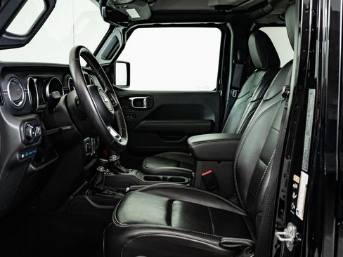 Used 2023 Jeep Wrangler Unlimited Sahara w/ Cold Weather Group image 24