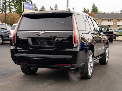 Used 2017 Cadillac Escalade Platinum AWD/4WD image 11
