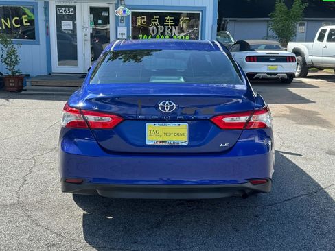 Used 2018 Toyota Camry LE w/ Moonroof Package FWD image 5