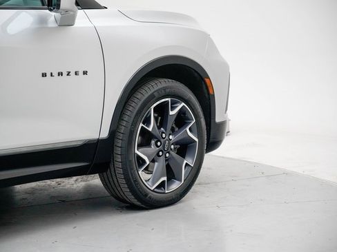 Used 2022 Chevrolet Blazer RS w/ Enhanced Convenience Package image 7