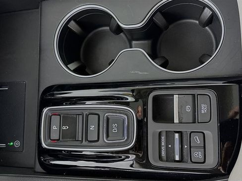 Certified 2024 Honda Pilot Touring image 16