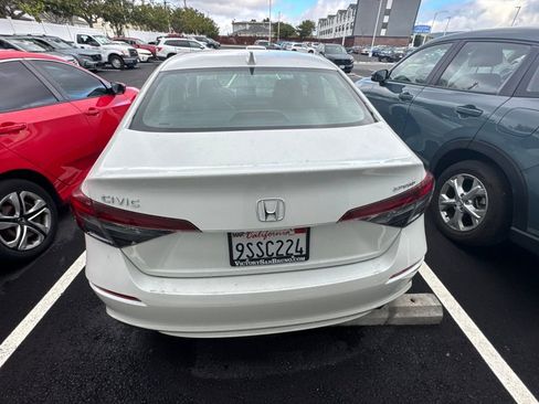 Used 2025 Honda Civic Sport image 4