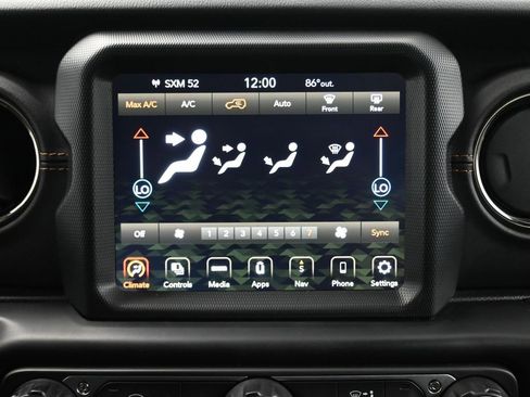 Used 2022 Jeep Wrangler Unlimited Sahara image 23