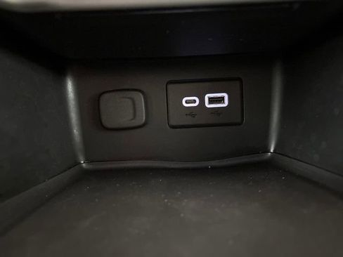 Used 2022 GMC Acadia SLE image 56