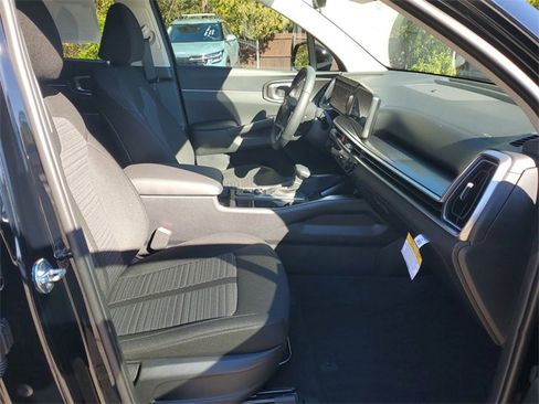 New 2026 Kia Sorento LX image 7