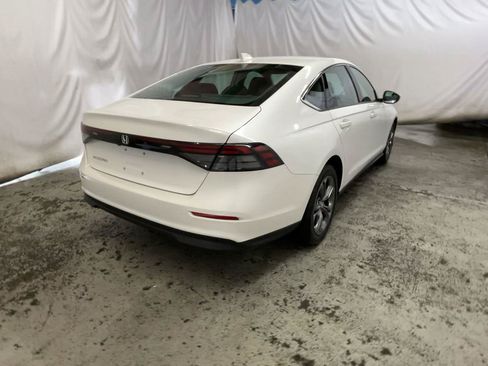 Used 2023 Honda Accord EX image 5