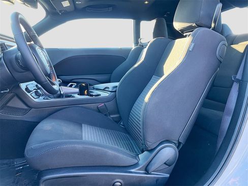 Used 2022 Dodge Challenger R/T image 21