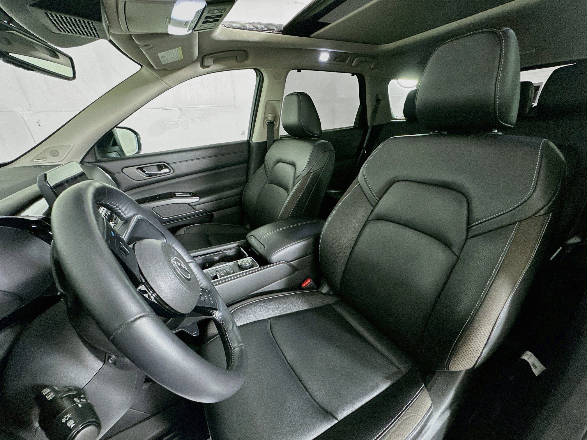 Used 2023 Nissan Pathfinder SL w/ SL Premium Package AWD/4WD image 21