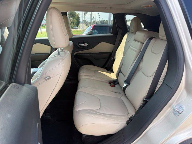 Used 2015 Jeep Cherokee Limited w/ Trailer Tow Group FWD image 10