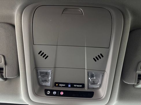 Used 2022 Chevrolet Equinox LT FWD image 27