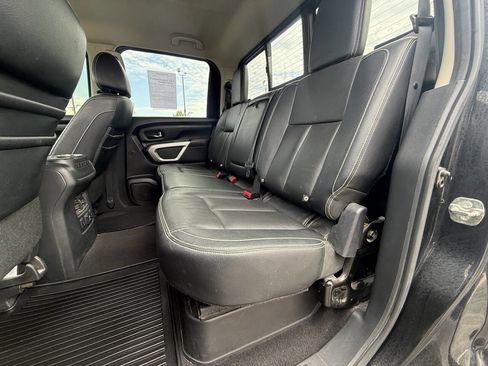 Used 2016 Nissan Titan PRO-4X AWD/4WD image 12