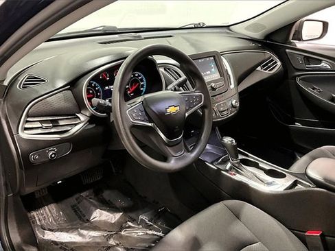 Used 2018 Chevrolet Malibu LS image 17