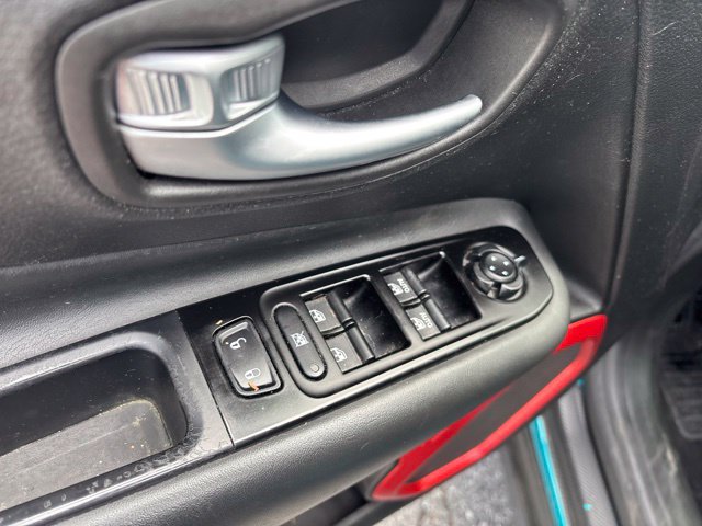 Used 2020 Jeep Renegade Trailhawk w/ Cold Weather Group AWD/4WD image 11