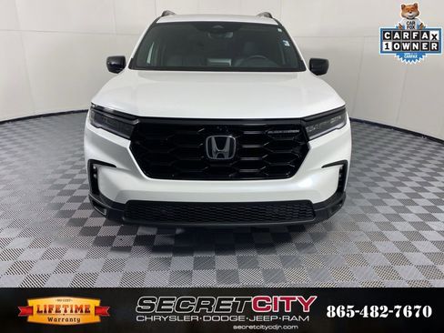 Used 2025 Honda Pilot Black Edition image 2