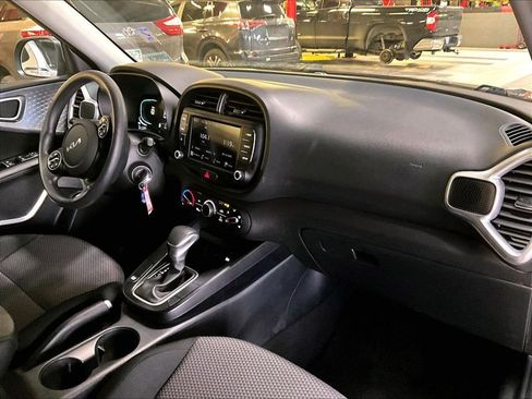 Used 2024 Kia Soul LX w/ Option Group 015 FWD image 14