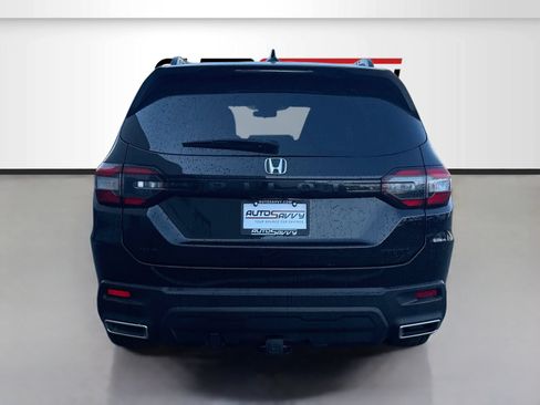 Used 2025 Honda Pilot Sport image 6