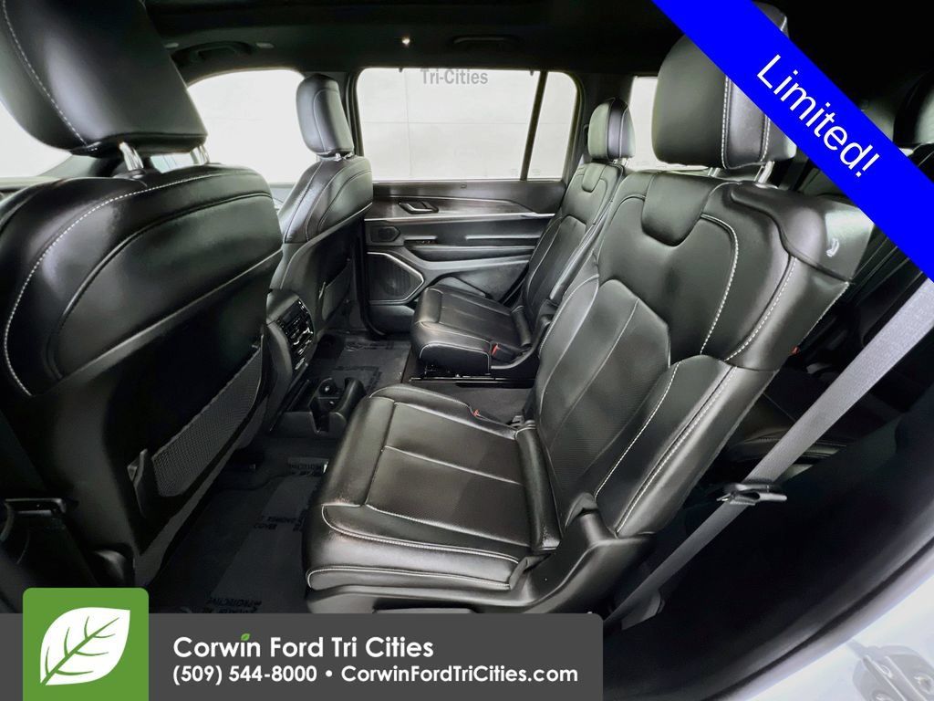 Used 2025 Jeep Grand Cherokee L Limited w/ Luxury Tech Group II AWD/4WD image 30