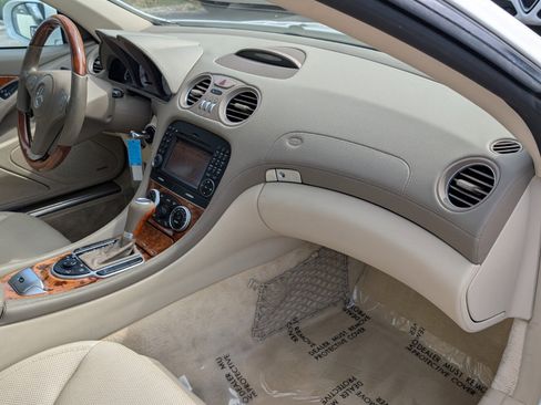 Used 2009 Mercedes-Benz SL 550 image 14