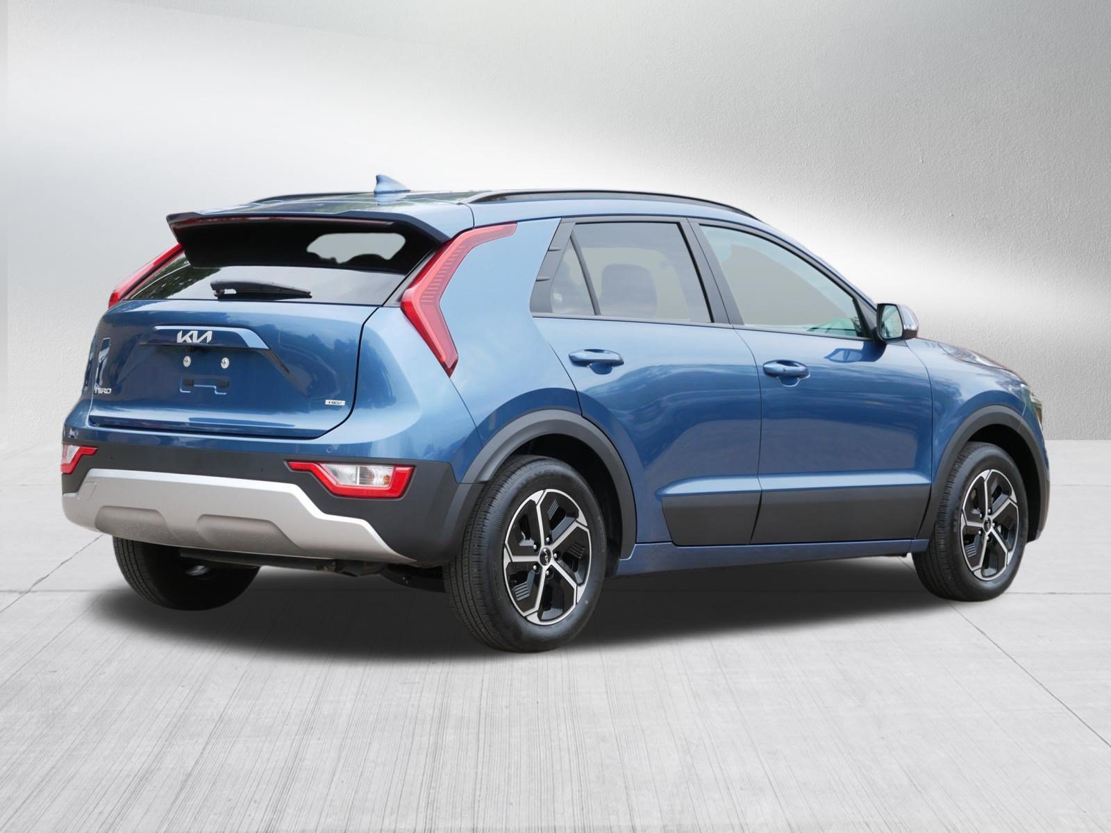 Used 2025 Kia Niro EX FWD image 7