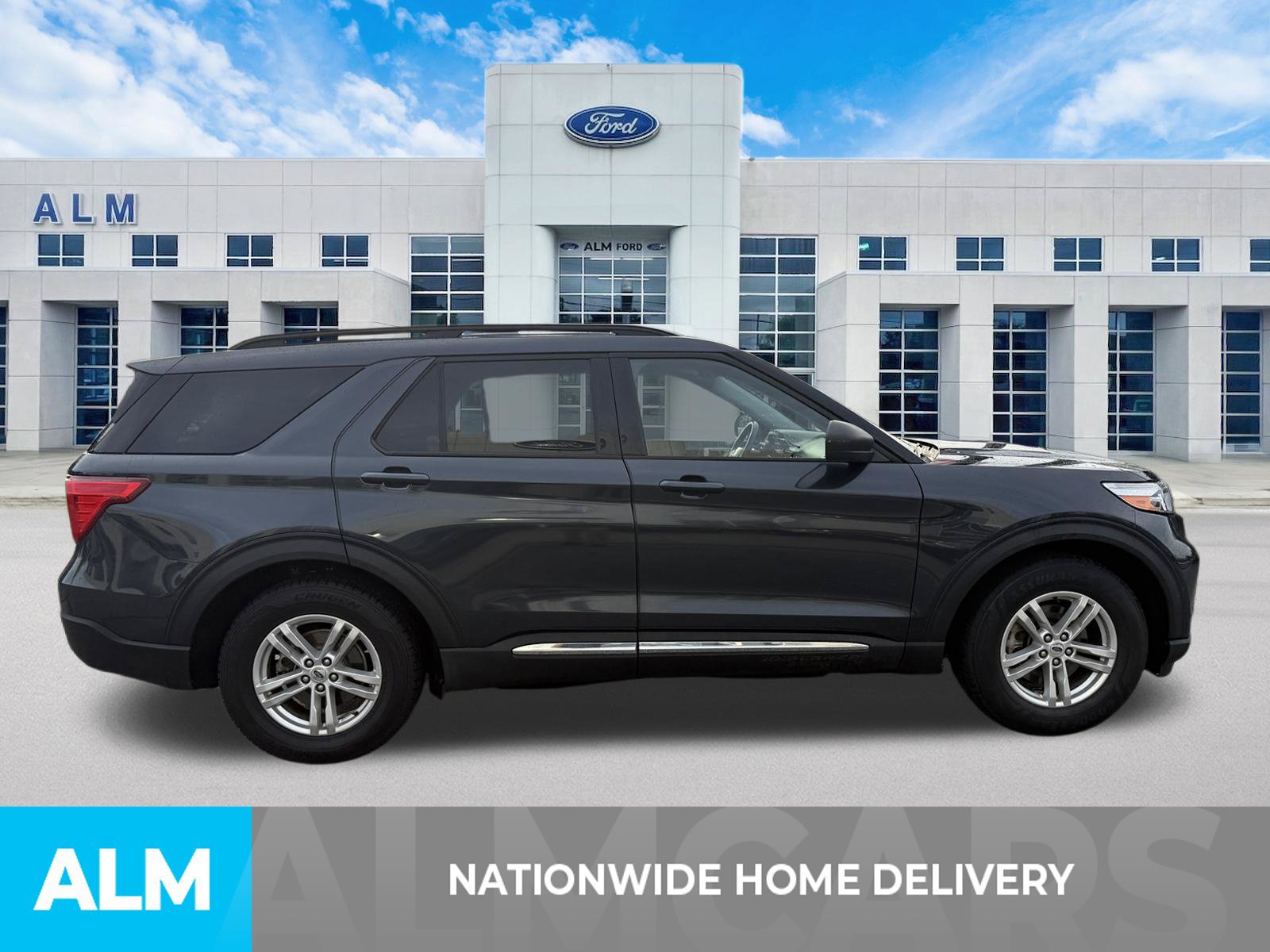 Used 2022 Ford Explorer XLT w/ Equipment Group 202A RWD image 4