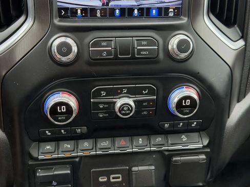 Used 2021 GMC Sierra 1500 AT4 w/ AT4 Premium Package AWD/4WD image 12