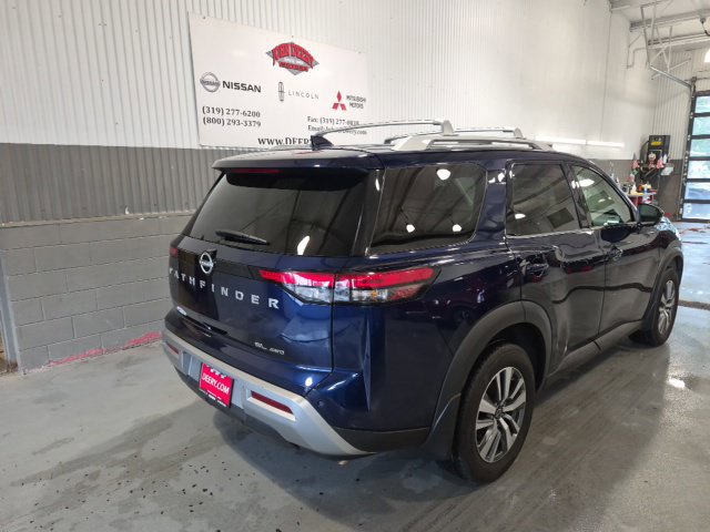 Certified 2025 Nissan Pathfinder SL AWD/4WD image 3