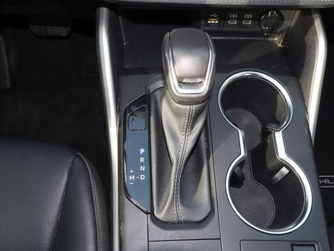 Used 2023 Toyota Highlander XSE image 24