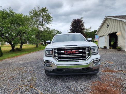 Used 2018 GMC Sierra 1500 SLT w/ SLT Premium Package AWD/4WD image 2