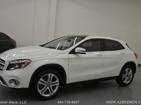 Used 2018 Mercedes-Benz GLA 250 4MATIC w/ Premium Package image 4