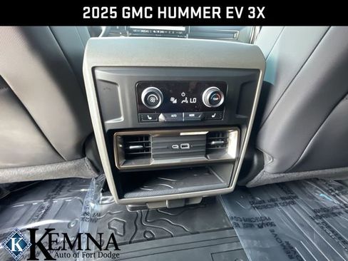New 2025 GMC Hummer EV 3X image 25